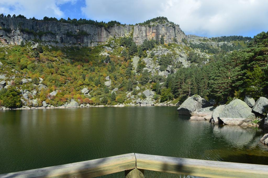 Hostal Revinuesa Kültér fotó
