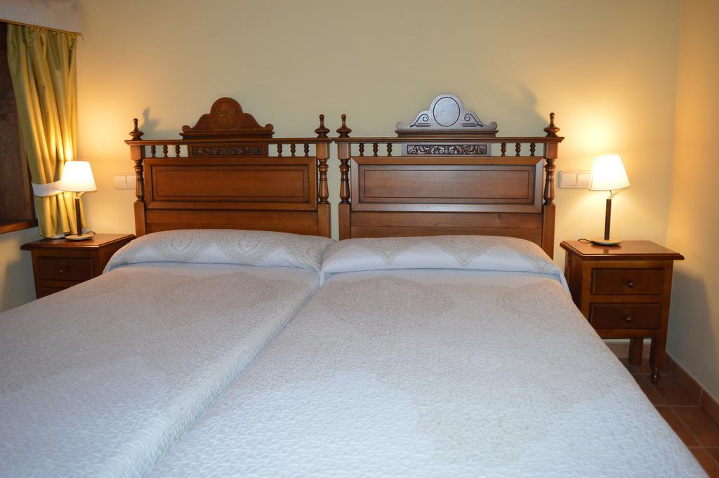 Hostal Revinuesa Kültér fotó