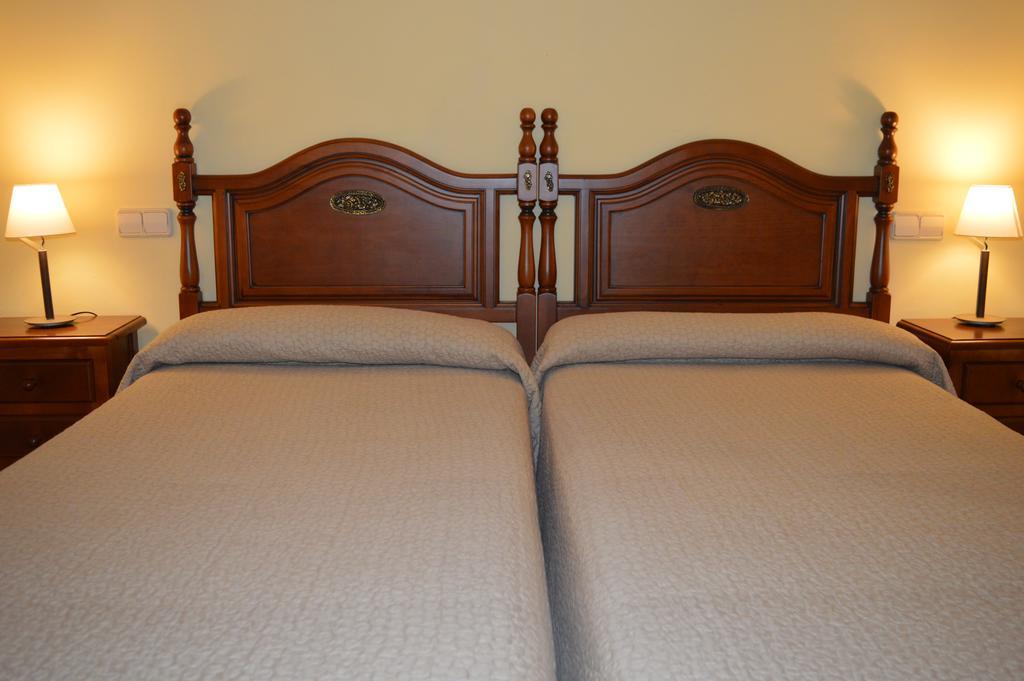 Hostal Revinuesa Kültér fotó