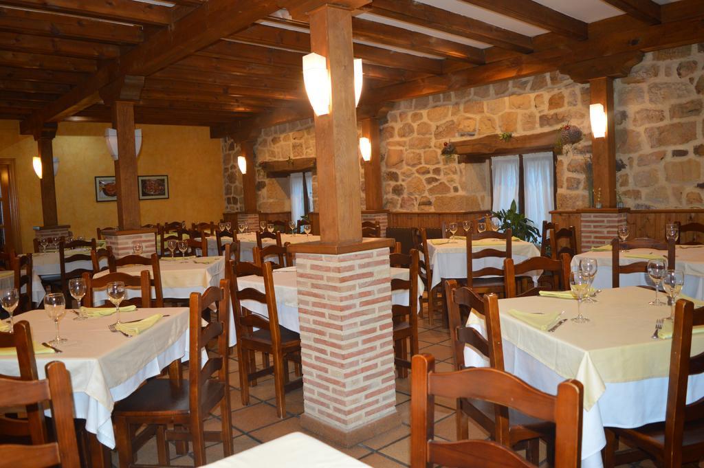 Hostal Revinuesa Kültér fotó