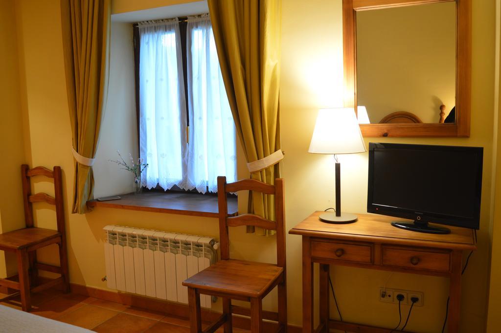 Hostal Revinuesa Kültér fotó
