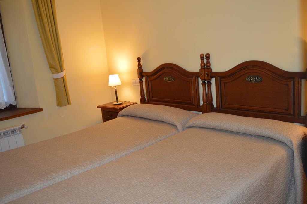 Hostal Revinuesa Kültér fotó