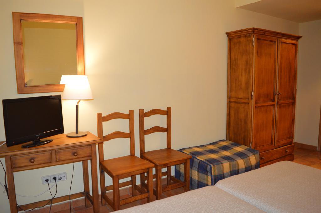 Hostal Revinuesa Kültér fotó