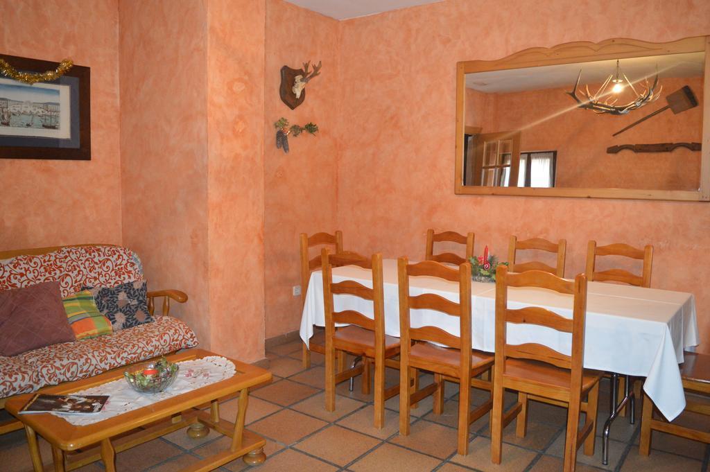 Hostal Revinuesa Kültér fotó