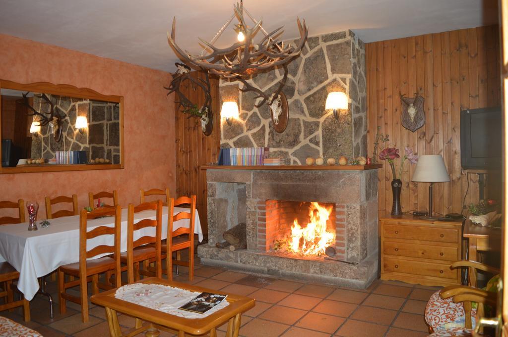 Hostal Revinuesa Kültér fotó